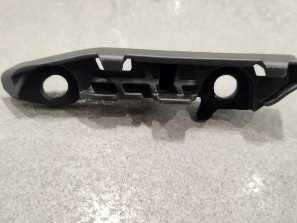 Deslizamento de montagem de para-choque direito Mercedes W206 Classe C A2068851801 image 2