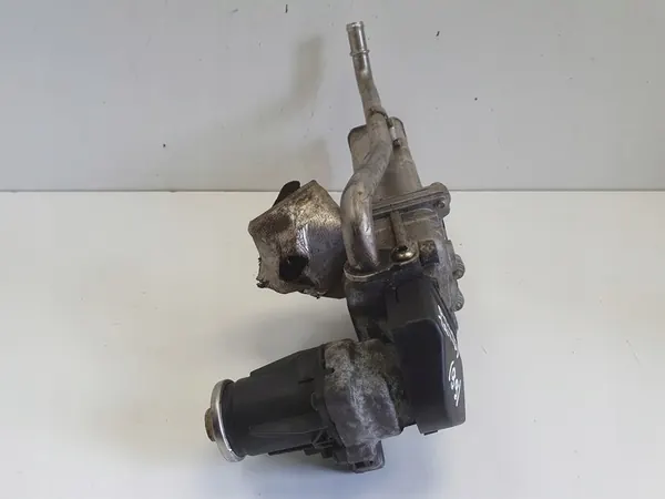 VW Caddy III 1.6 TDI EGR Venttiili Pakokaasujäähdytin OEM 03L131512AP image 6