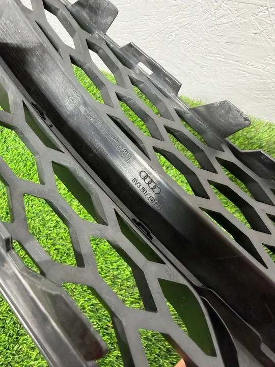 Rejilla de parachoques delantero izquierdo Audi A3 8V Original image 3