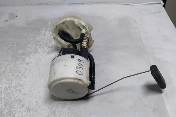 Brandstofpomp RENAULT MEGANE SCENIC 1.9L diesel OEM 7700429144B image 2