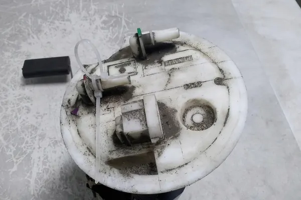 Brandstofpomp RENAULT MEGANE SCENIC 1.9L diesel OEM 7700429144B image 3