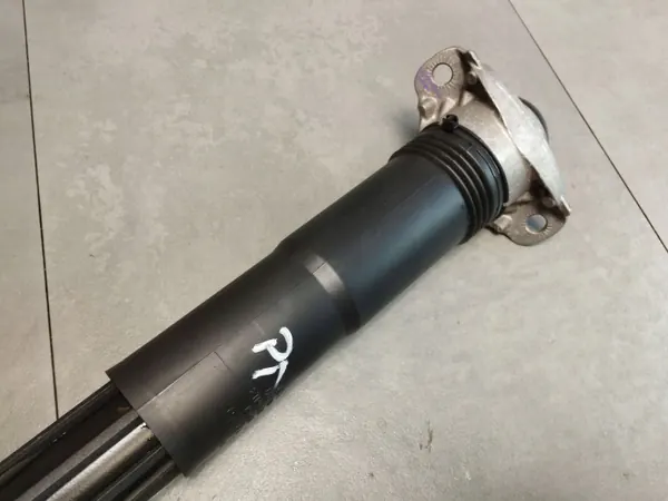 Volkswagen Golf 8 Hinterer Stoßdämpfer OEM 5WA512011ED image 4