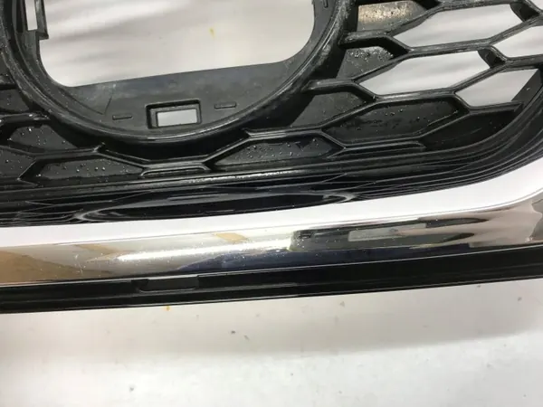 Grille de pare-chocs avant Nissan Qashqai II OEM 62398HV00A image 4