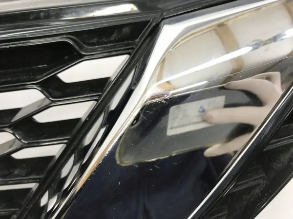 Grille de pare-chocs avant Nissan Qashqai II OEM 62398HV00A image 7