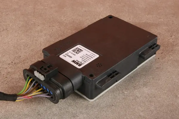 Sensor Radar BMW OEM 6890933 - Estado Usado image 3