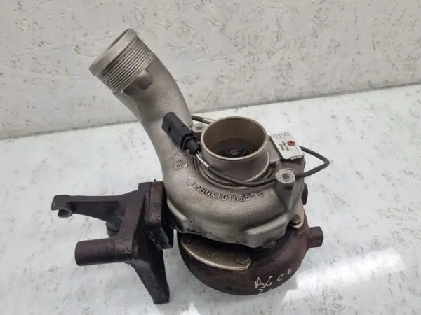 Turbo usado OEM 53041015281 para Audi A6 Avant image 3