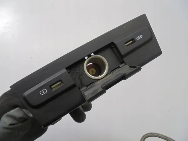 USB-aansluiting OEM GNIAZDO USB I20 III voor Hyundai i20 III image 5