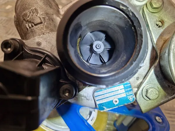 TURBO COMPRESOR PEUGEOT 1.6 THP 150PS 53039700217 image 6