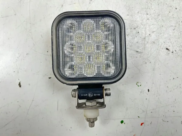 Feu de recul Toyota Hilux OEM MAM84148 - Occasion image 2