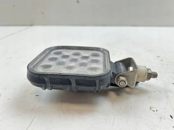 Feu de recul Toyota Hilux OEM MAM84148 - Occasion image 4