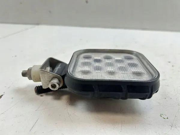 Feu de recul Toyota Hilux OEM MAM84148 - Occasion image 5