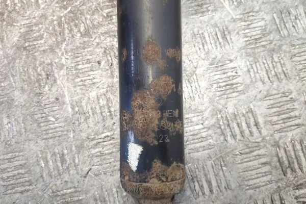 Ammortizzatore anteriore sinistro VW PASSAT B5 3B0413031A image 4