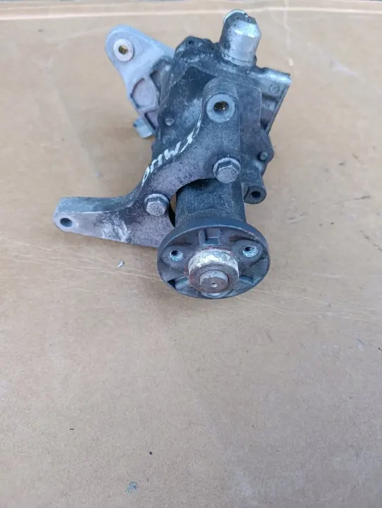Pompe de direction assistée BMW X5 E70 3.0 D OEM 6796464 image 5