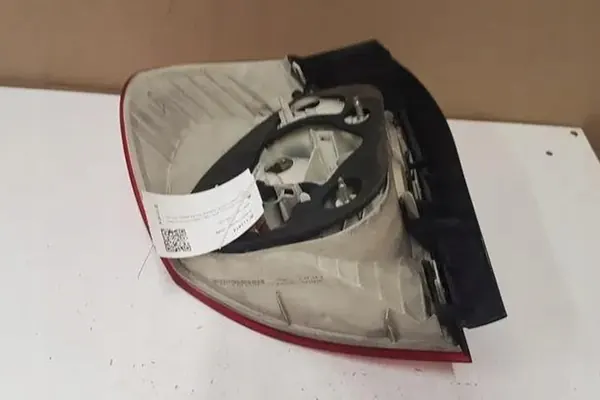 Luz trasera derecha BMW 1 (E87) 2009 image 3