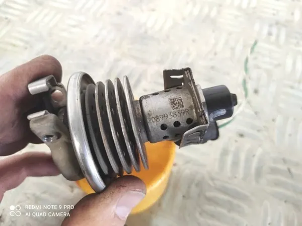 Inyector AdBlue Renault OE 208993839R - Usado image 8