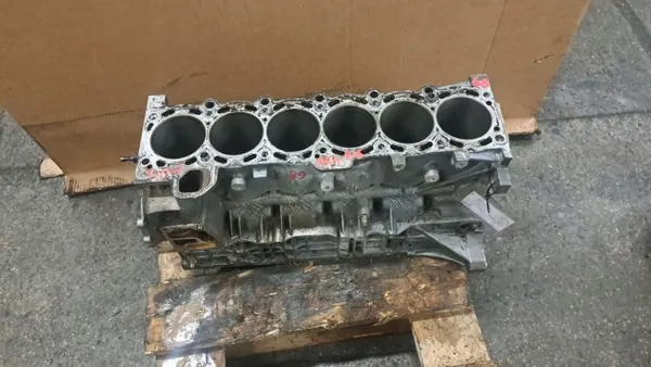 Bloc Moteur BMW OEM 7542504 M54 2.5L 192CH image 2