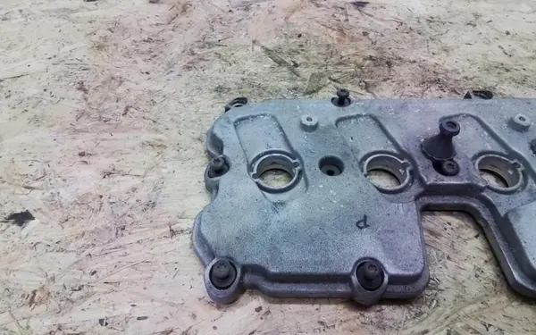 Couvercle de soupape Audi RS6 C6 OEM 07L103476P image 2