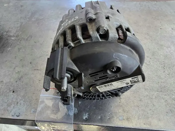 Dynamo OEM 231008648R 14V 180A voor Renault image 3