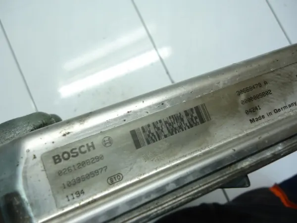 Volvo XC90 2.9 Moottorin ECU OEM 30668479A image 3