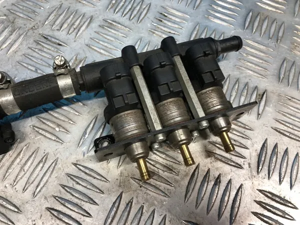 Barracuda LPG-suutinraide OEM 19100308350 image 3