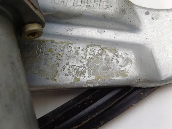 Audi A3 8L Oikea Etuikkunanostin OEM DRC101095 image 3
