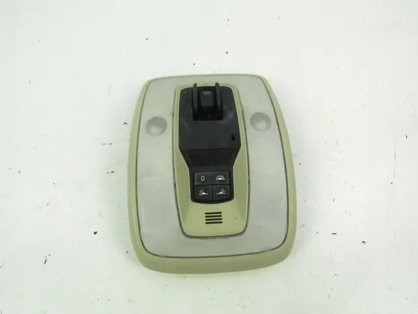 Luz interior Volvo V60 OEM 30798808 - Usado image 2