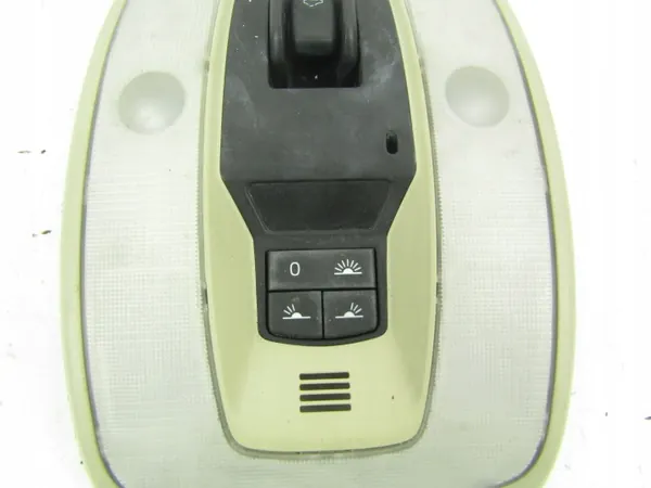 Luz interior Volvo V60 OEM 30798808 - Usado image 5