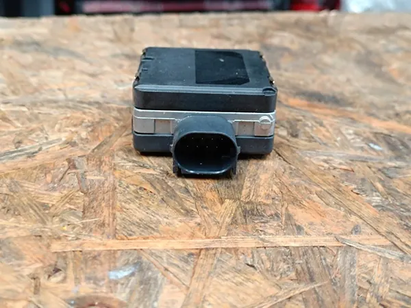 MERCEDES B KLASA W247 - radar distronic sensor A0009053011 image 3