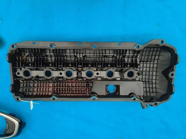 Tampa de válvulas dianteira BMW 5 E60 E61 7512840 image 3