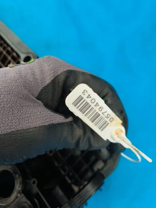 Tampa de válvulas dianteira BMW 5 E60 E61 7512840 image 4