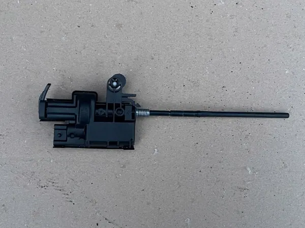 Actionneur de trappe à carburant OEM 8200312600 Renault Scenic III image 3