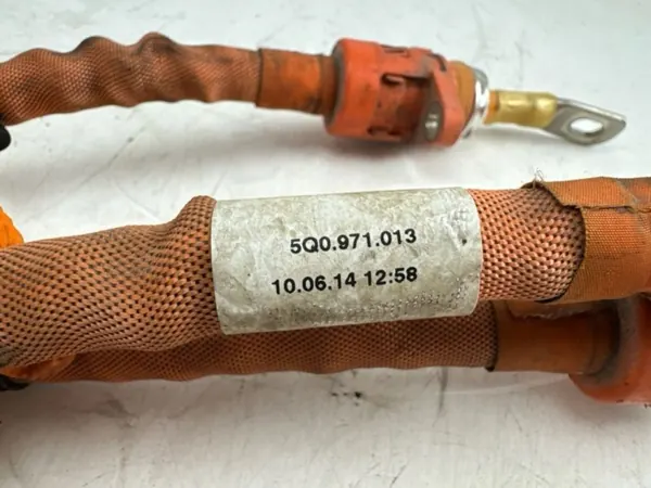 Audi A3 S3 8V Korkeajännitekaapeli OEM 5Q0971013 image 9