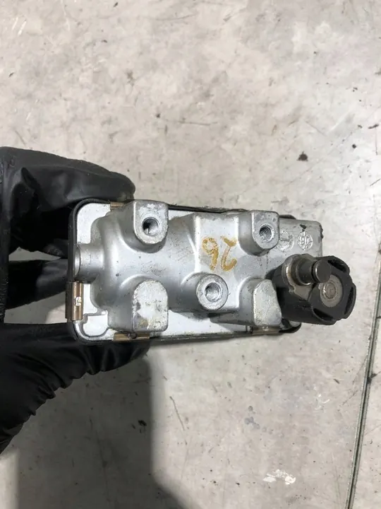 Actionneur de turbocompresseur électrique Volkswagen Golf VII 6NW008412 image 4