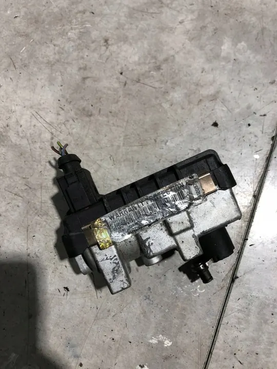 Actionneur de turbocompresseur électrique Volkswagen Golf VII 6NW008412 image 5