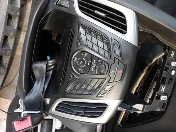 Panneau radio F1BT-18C815-GE pour Ford Focus MK3 image 5