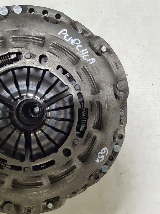 Kaksoismassavauhtipyörä Mercedes W212 W218 W204 W207 2.2 CDI image 2