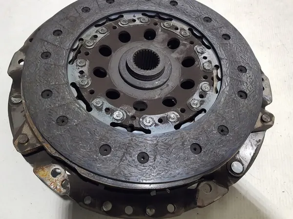 Kaksoismassavauhtipyörä Mercedes W212 W218 W204 W207 2.2 CDI image 6