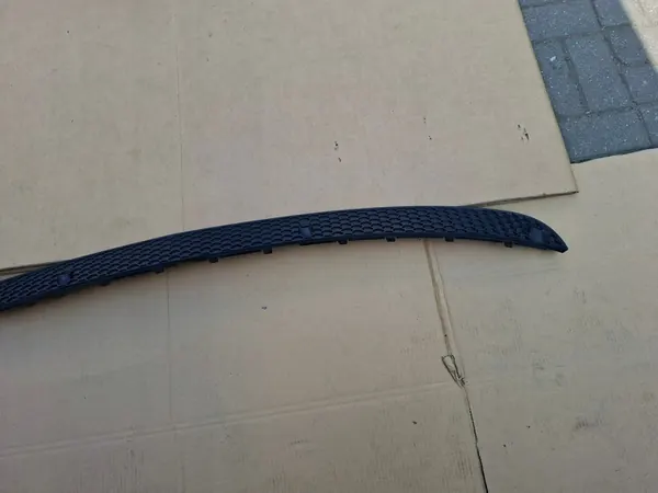 Rejilla de parachoques trasero AUDI Q5 8R OEM 8R0807823G image 5