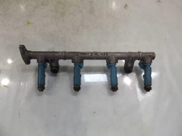 Toyota Yaris II 1.3 ruiskutusraide OEM ACL15641 image 3