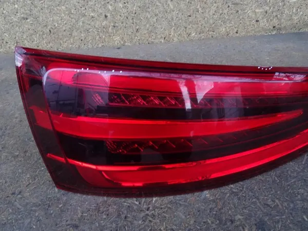 AUDI Q3 8U 11-14 Lámpara LED Trasera Izquierda OEM 8U0945093A image 4