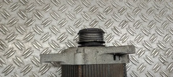 Hyundai i40 2013 Alternator OEM 8400290 image 8