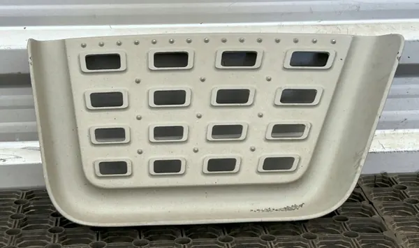 DAF CF Euro 6 Trittstufenabdeckung rechts OEM 1945948N image 2
