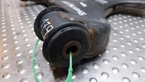 Höger Främre Kontrollarm A6393300910 Mercedes Vito Viano image 4