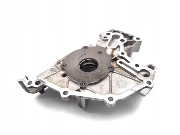 Olje pump Skoda Fabia 1.2 TSI 2016 04E115105AH image 5