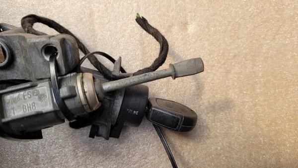 Sytytyskytkin Audi OE 4B0905851C image 4