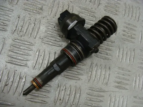 Inyector Combustible VW Audi Skoda Seat OEM 038130073AK image 2