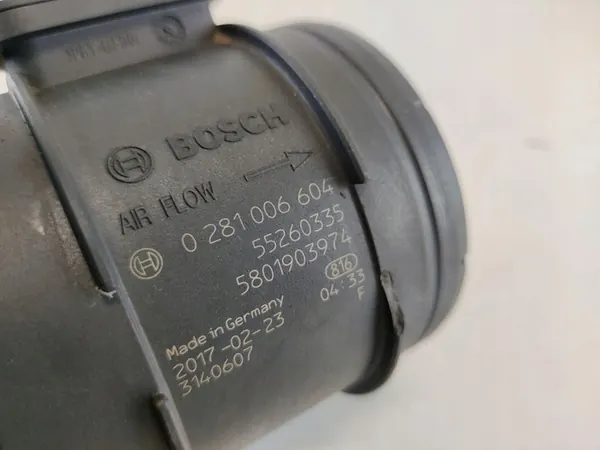 Iveco OE 5801903974 Luftmassenmesser image 3