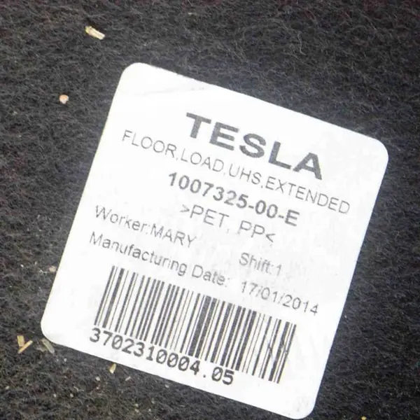 Tesla Model S P85 Tavaratilan matto 2015 OEM 1007325-00-E image 6