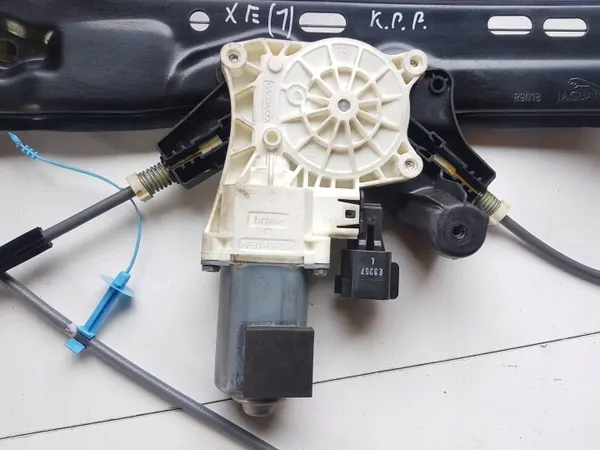 Régulateur de vitre avant Jaguar XE OEM GX7323201AG image 5