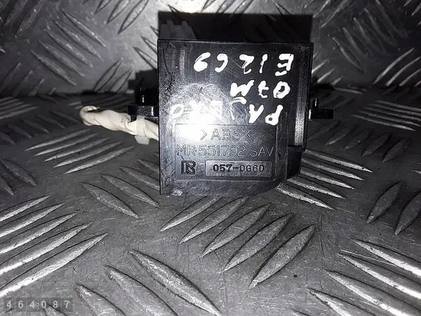 Glidring Mitsubishi Pajero 2007 MR551792SAV image 5